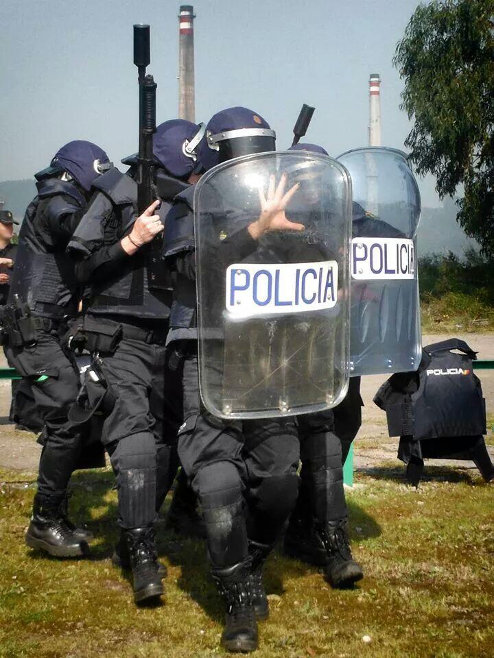 entrenando-antidisturbios